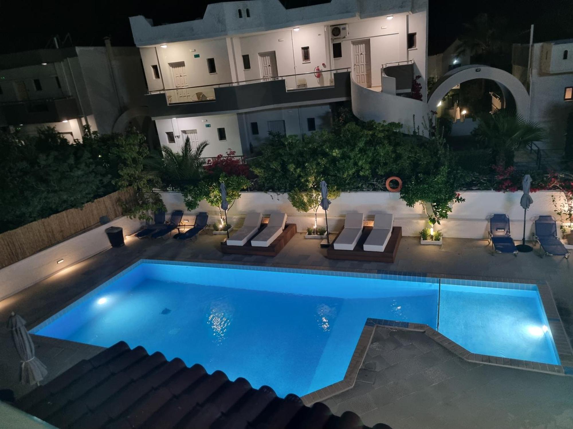 Eloque Simple Living Space Като-Дарацо Екстер'єр фото