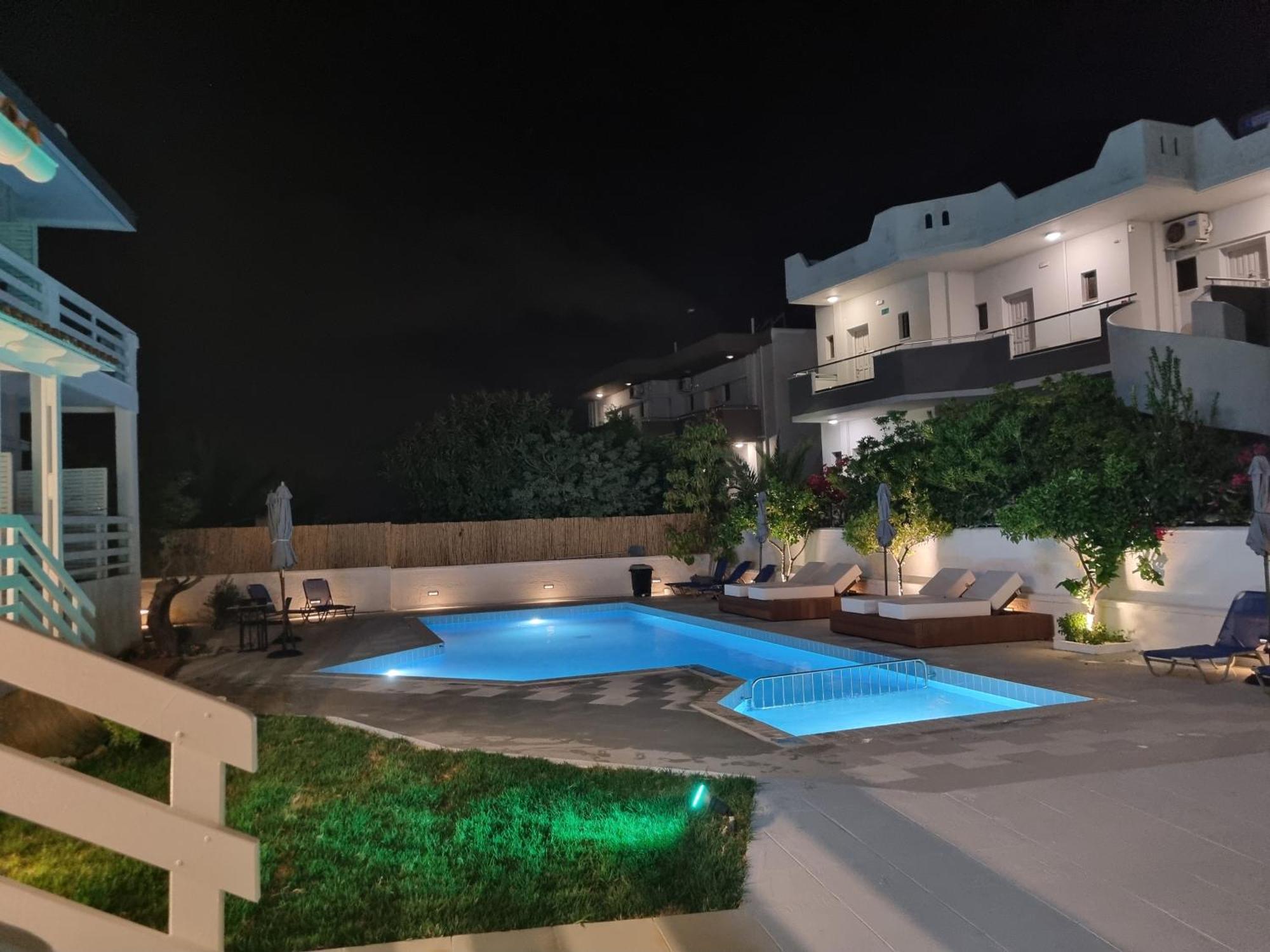 Eloque Simple Living Space Като-Дарацо Екстер'єр фото