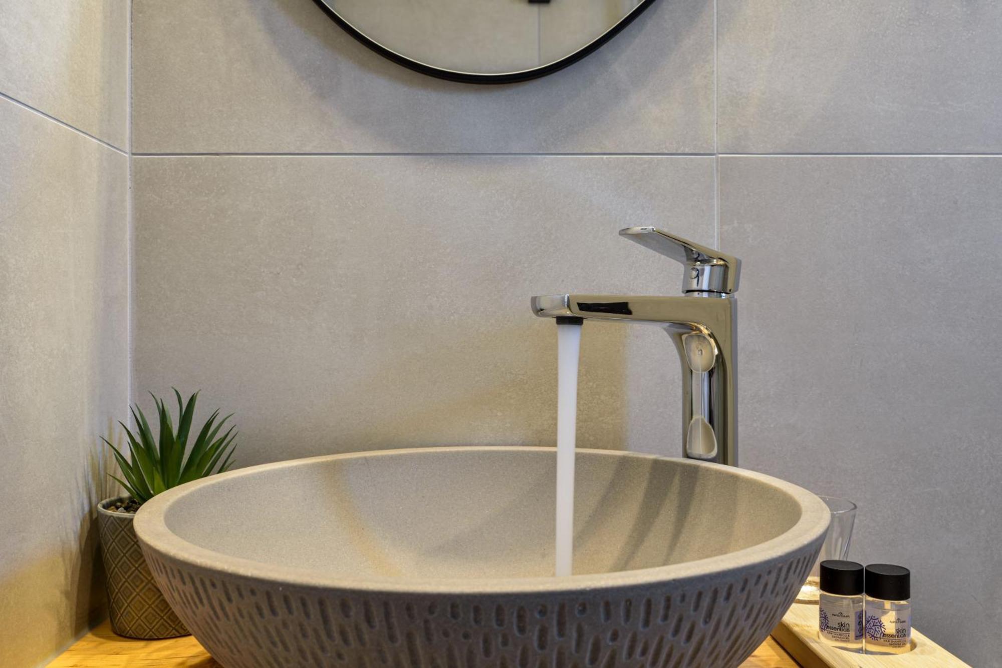 Eloque Simple Living Space Като-Дарацо Екстер'єр фото